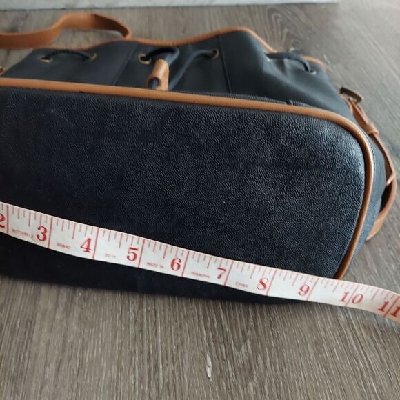 Vintage Perry Ellis America Black Drawstring Bucket Crossbody Bag - Picture 9 of 10